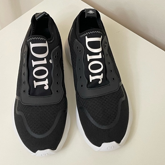 SOLD 😃 NIB AUTHENTIC DIOR Women’s Black & White Sneakers Sz. EU 40 /  US 9.5 - Picture 3 of 10